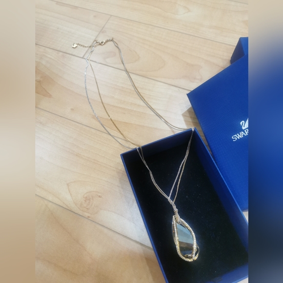 Swarovski crystal necklace - Picture 2 of 7